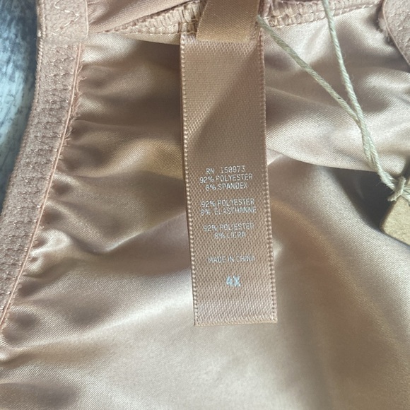 SKIMS Stretch Satin Scoop Neck Bralette - Picture 3 of 8